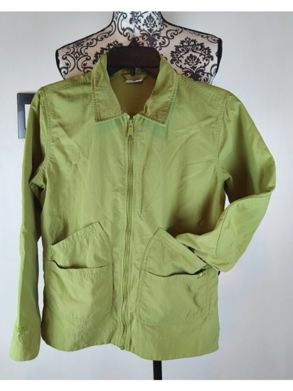 Sorel Womens Small Green Zip Up Jacket Lightweight Outdoor Travel Casual Coat